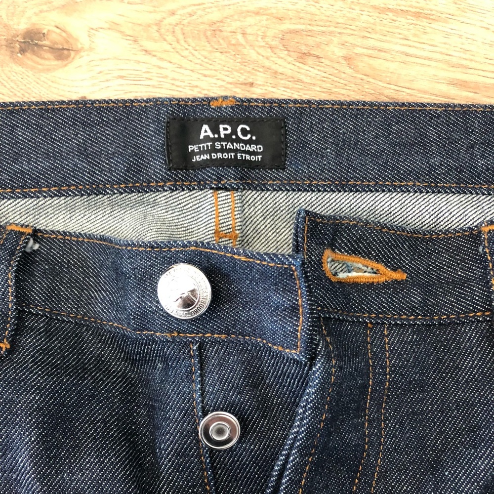 Unisex A.P.C. Petit standard jeans. 28 waist